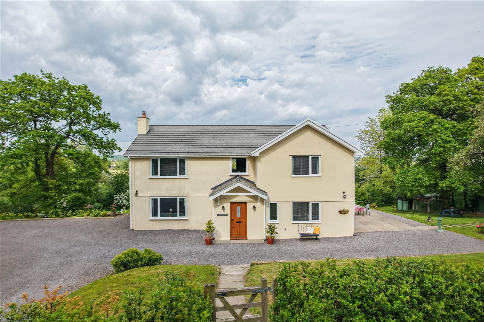 Dyffryn, Nr St Nicholas, Vale of Glamorgan, CF5 6SU